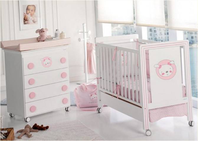 Wunderschönes Kinderbett für neugeborene Mädchen von MICUNA
