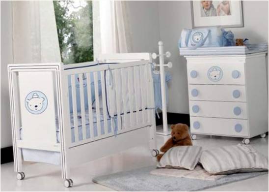 Das perfekte Bettchen für einen neugeborenen Jungen von MICUNA