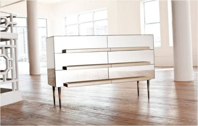 Spiegelkommode aus der Kollektion CREDENZA von Luis Pons Design Lab